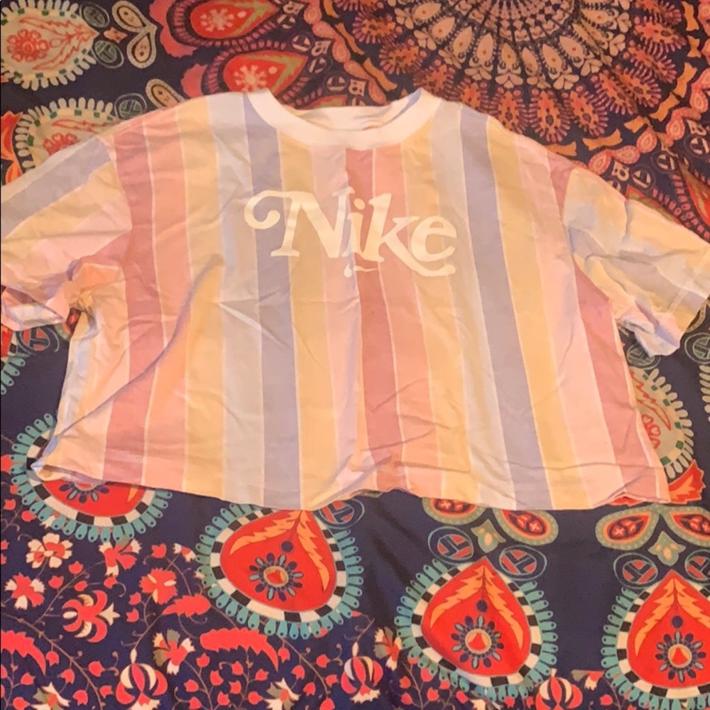 Nike crop tee